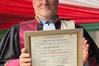 Honorary Disctinction to Dr Edward E. Louis